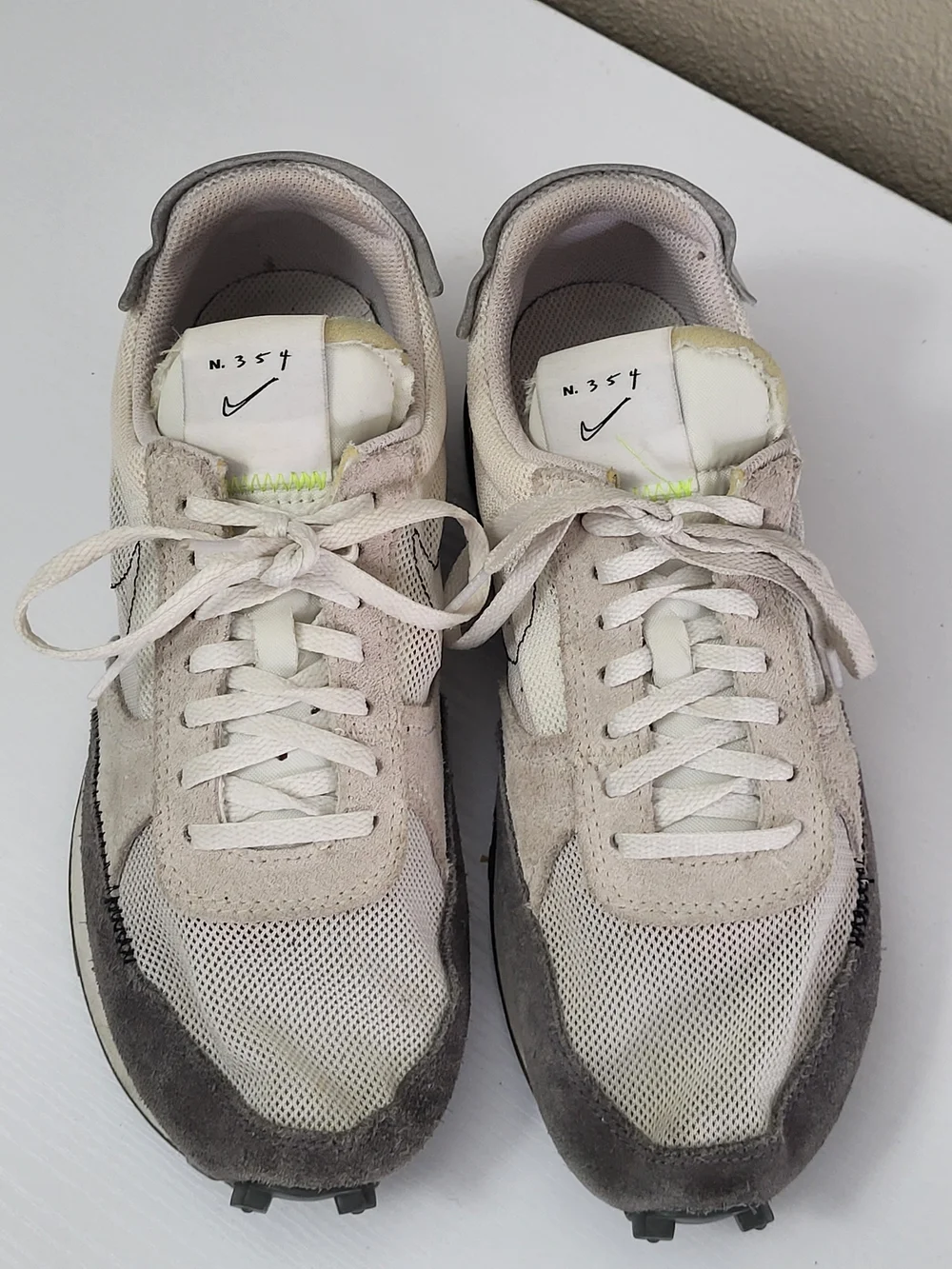 Nike N 354 Men’s White & Gray Mesh Suede Sneaker Size 7.5